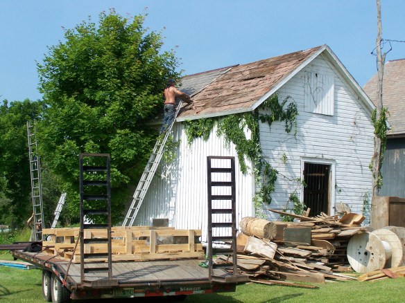 External view of hartford barn
