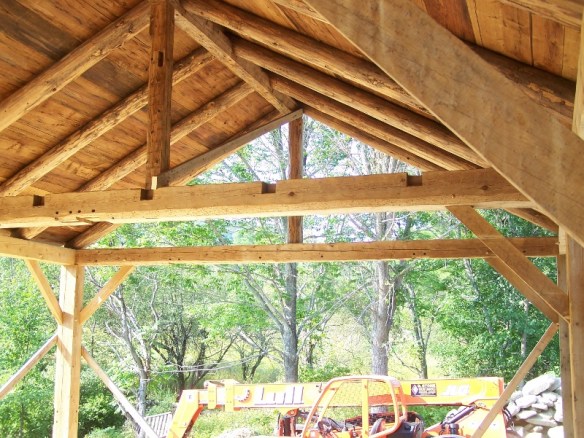 Erecting restored timber frame_Green Mountain Timber Frames_Vermont_Day2_4 (800x601)