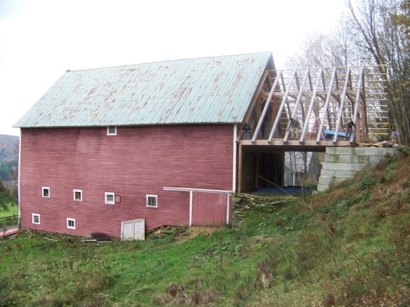 Timber frame_post and beams in Vermont_Green Mountain Timber Frames_8am