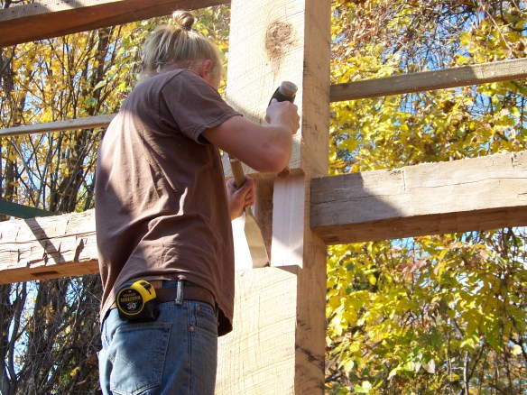 chiseling-oak-timbers_green-mountain-timber-frames