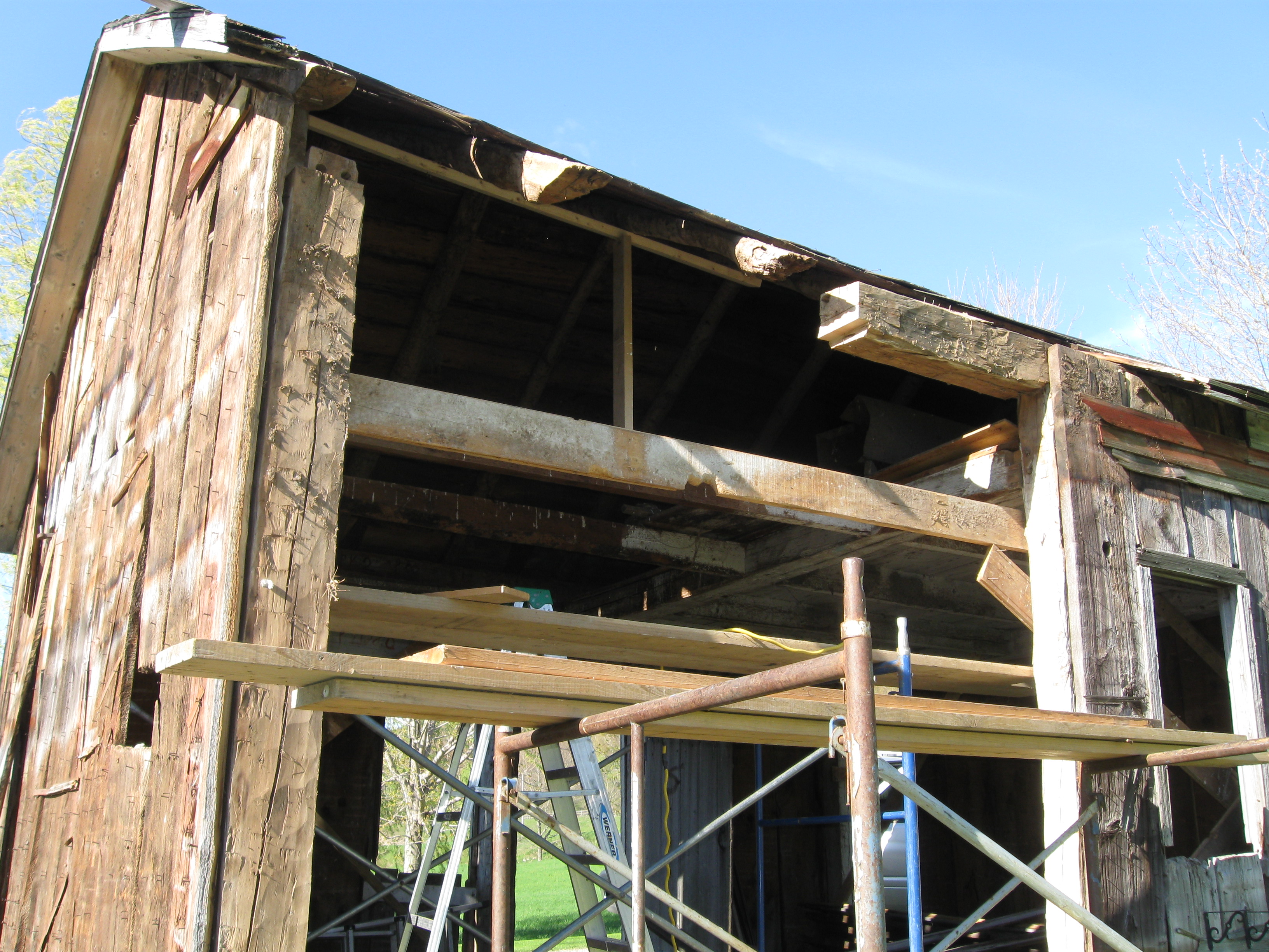 repairing-antique-barn-top-plate-green-mountain-timber-frames