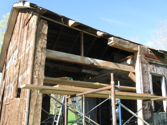 repairing-antique-barn-top-plate-green-mountain-timber-frames