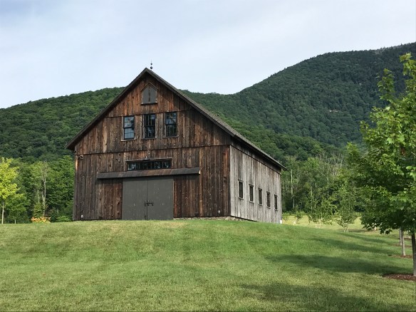 timber frame barn_Vermont