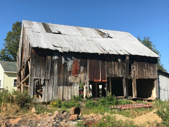 exterior of 1700 barn before restoration